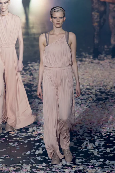 Look 8